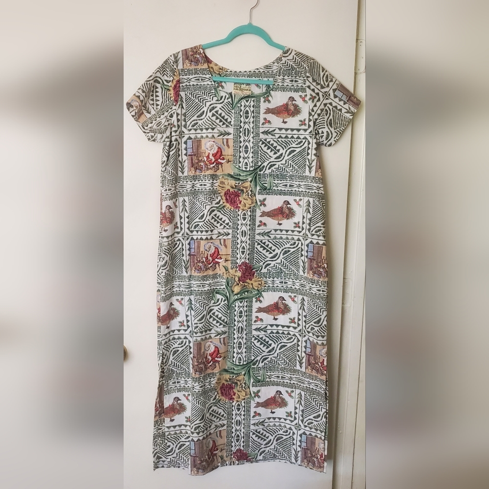 Vintage Reyn Spooner & Hawaiian Traditionals Mele Kalikimaka Christmas Dress.